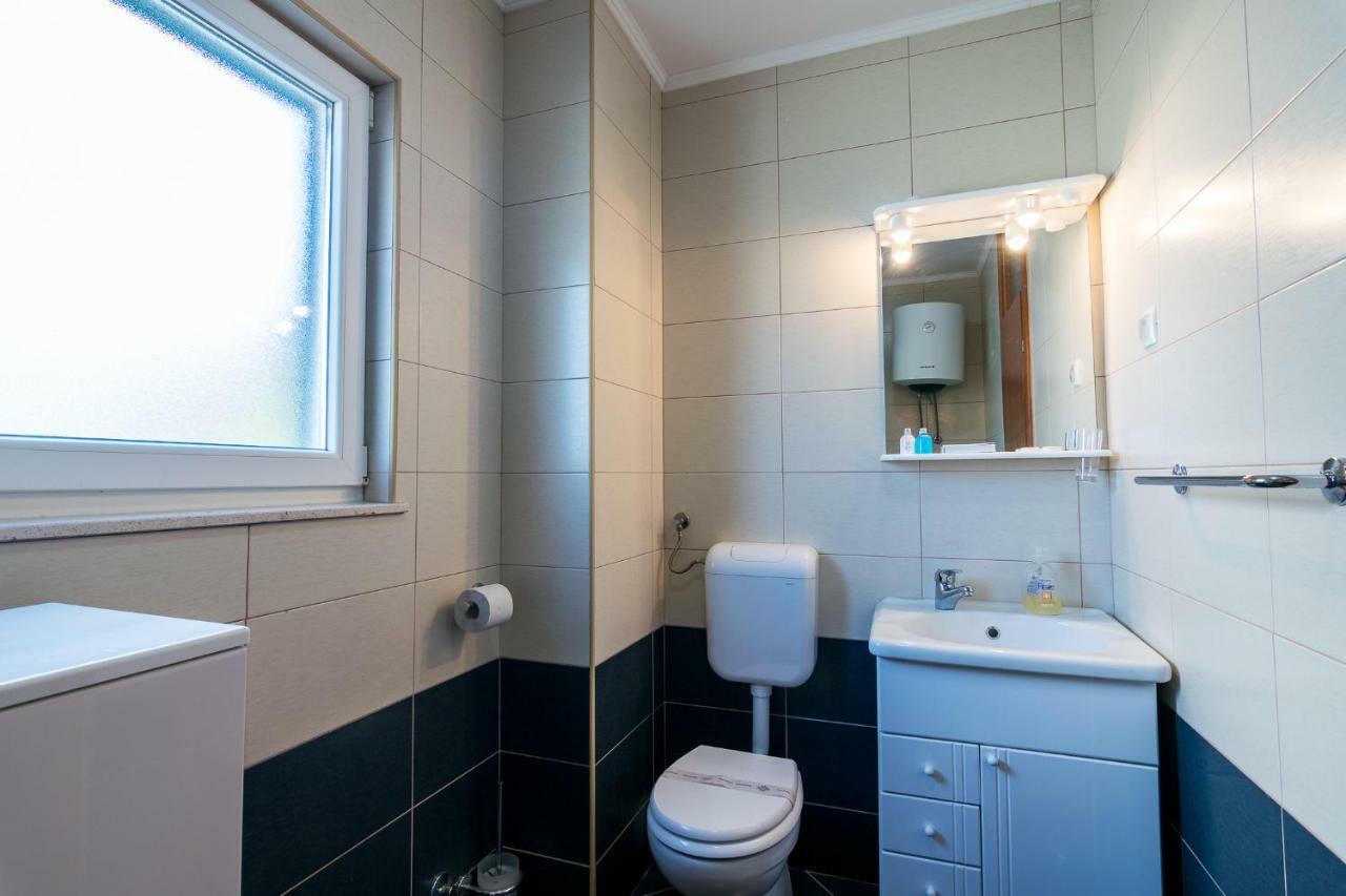 Apartman Emil Supetar Exterior photo