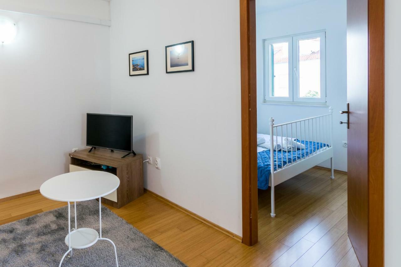 Apartman Emil Supetar Exterior photo